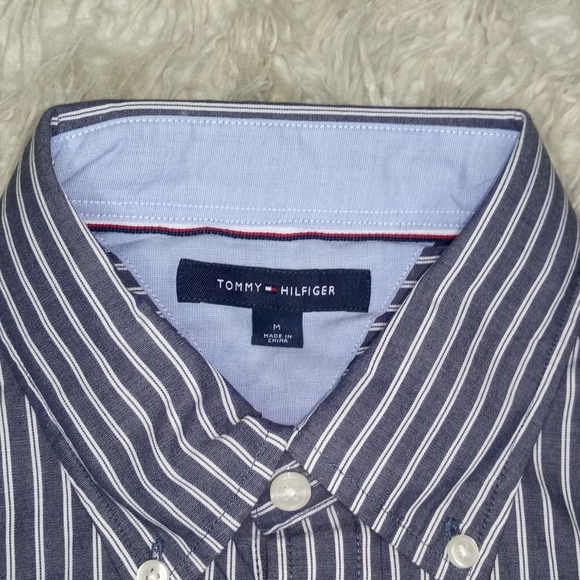 New Tommy Hilfiger Classic Fit Striped Shirt Size M - Picture 5 of 10